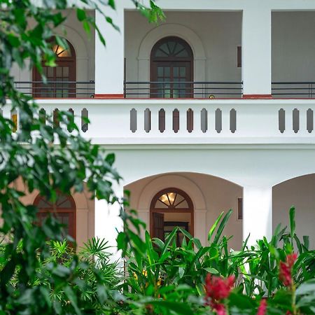 Brunton Boatyard - A Cgh Earth Experience Hotel Kochi Екстериор снимка