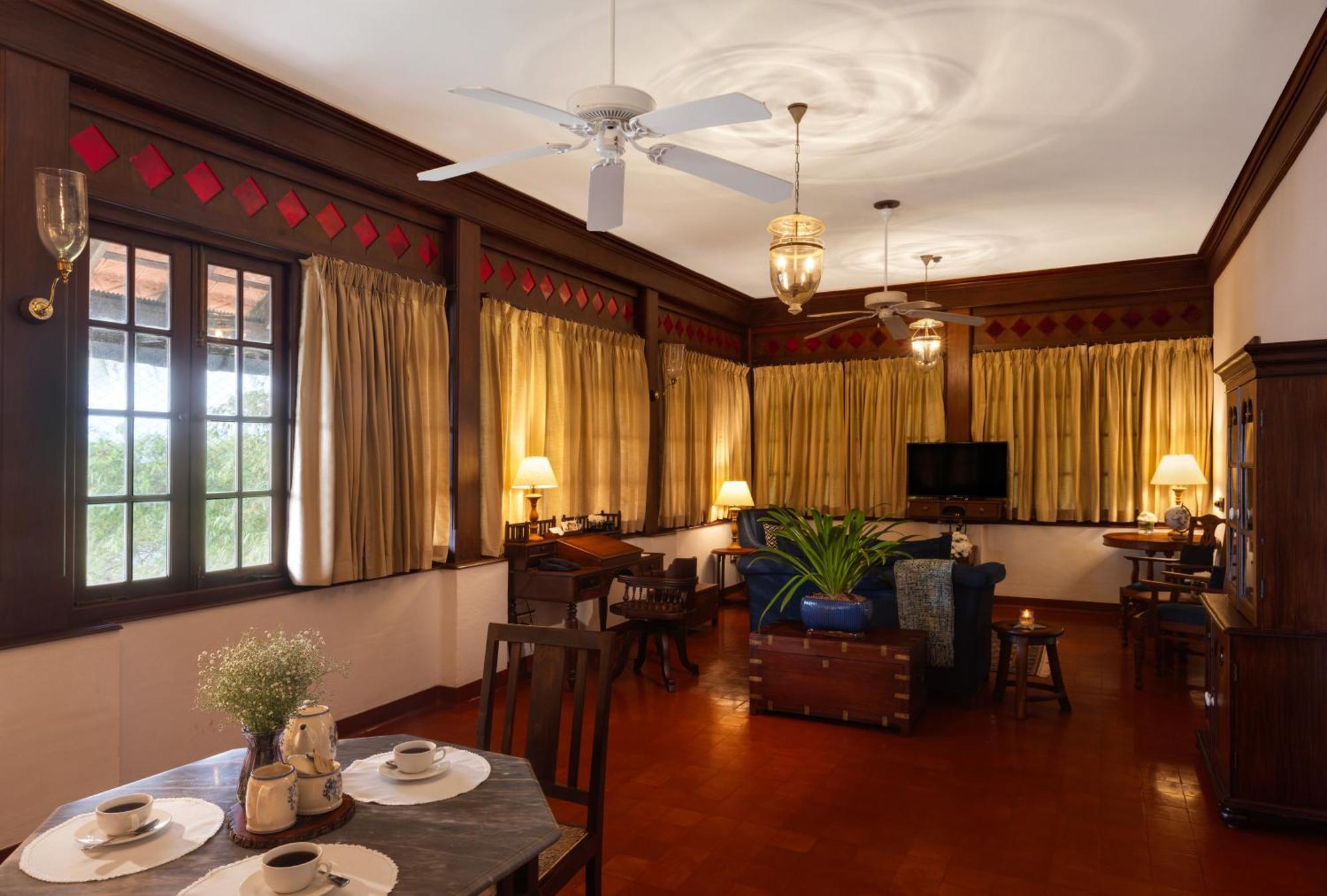 Brunton Boatyard - A Cgh Earth Experience Hotel Kochi Екстериор снимка